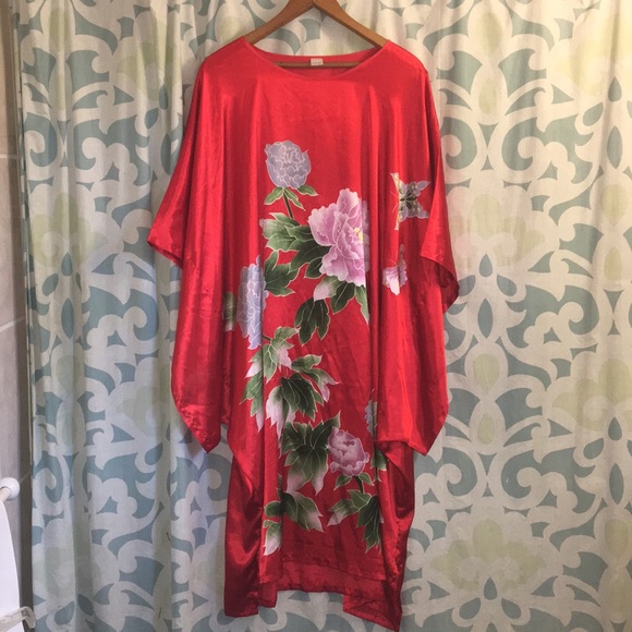 Dresses & Skirts - 🌸Gorgeous Red satin Flower dress 🌸